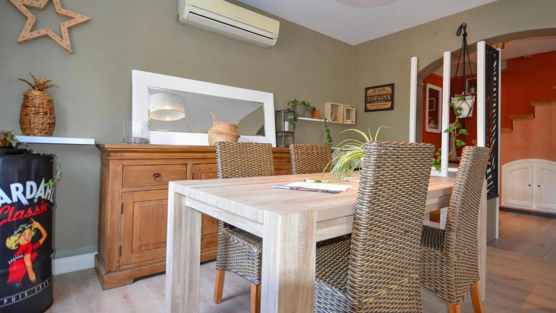3 Bedroom Stunning Home In Arles Holiday home